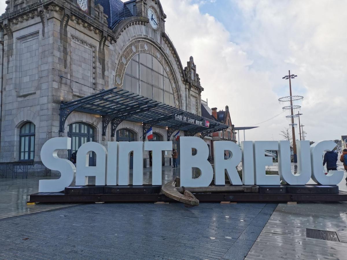 Premier Chapitre - Design Et Charme De L'Ancien En Coeur De Ville Saint-Brieuc Esterno foto